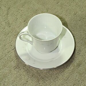 Vintage Celebrity Fine China Bridal Rose Tea Coffee Footed Cup & Saucer Set